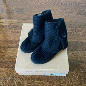 UGG Classic Cardy BLK Size 5